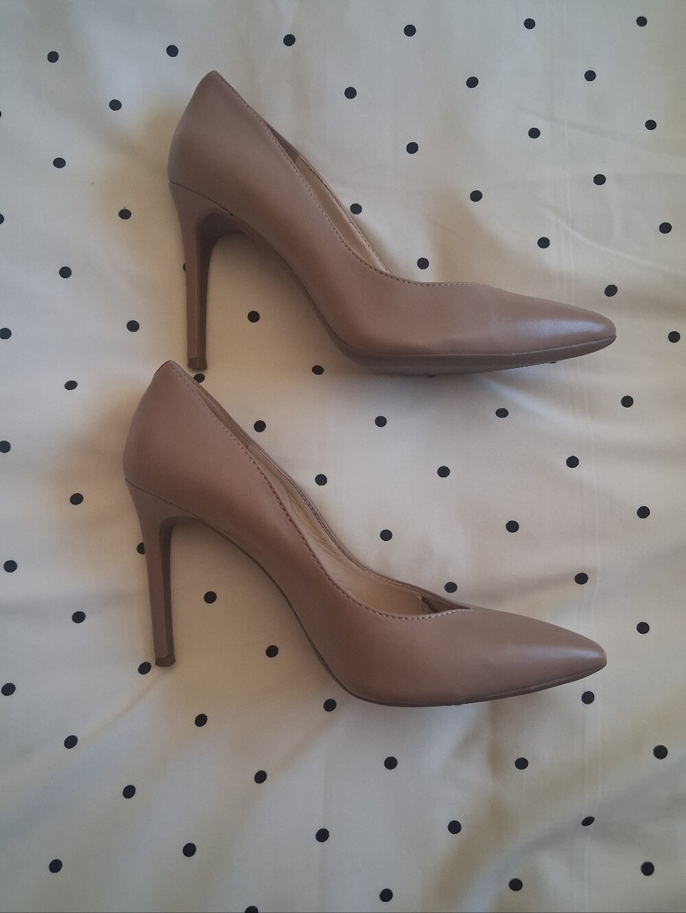Jessica Simpson Beige Pointed-Toe Pumps